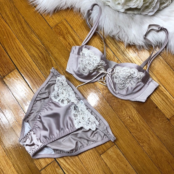 SOLD🌹Vtg Christian Dior Matching Lingerie Set 🌹 - Picture 3 of 4